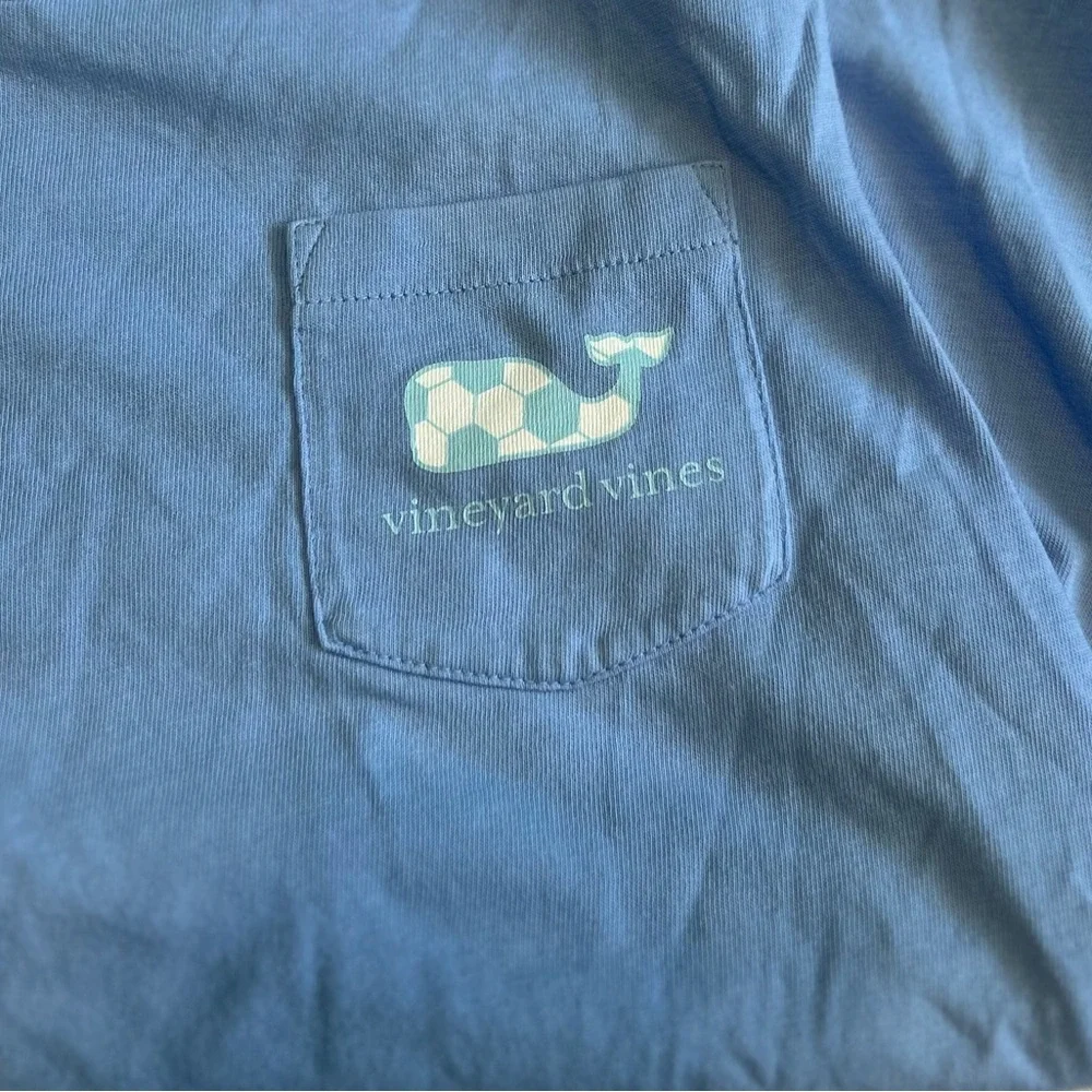 🎁Vineyard Vines Light Blue Whale Tee
